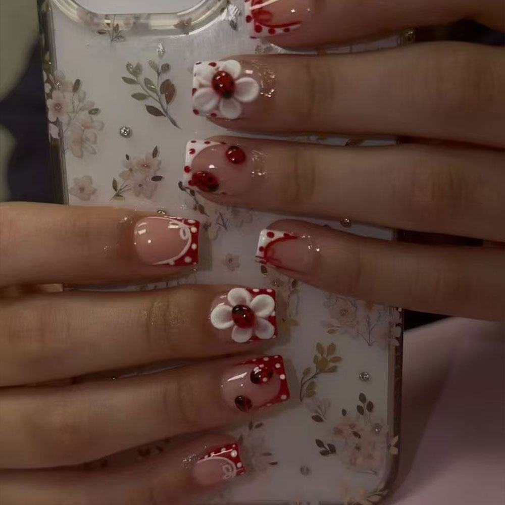 Set başına 24 parça. Dikdörtge - Nail Art Design incelemesi ve fiyatı
